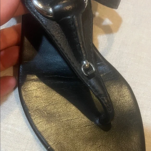 Gucci Black Leather Sandals with Silver Accents - Picture 9 of 9